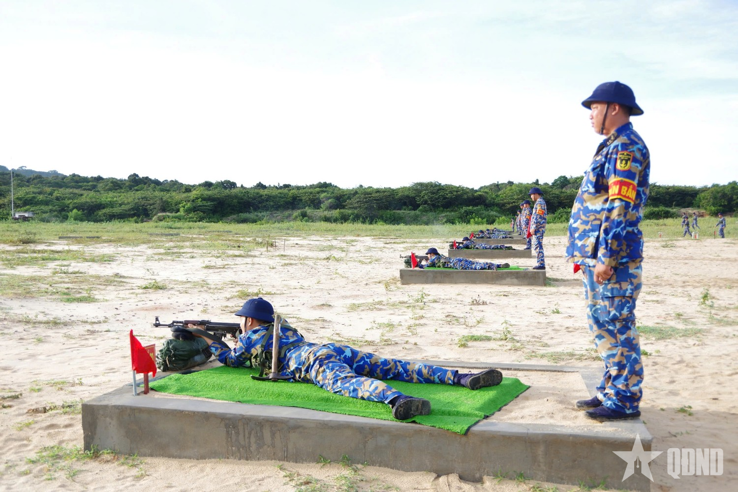 Trung tâm Huấn luyện Vùng 4 Hải quân kiểm tra bắn đạn thật